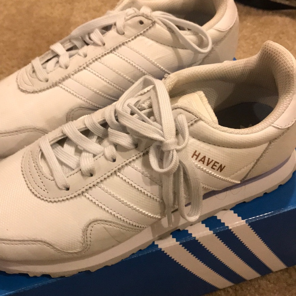 Haven white/grey adidas sneakers